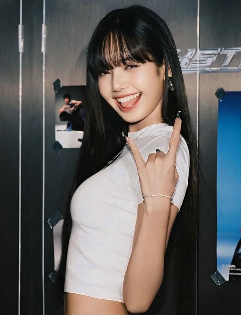 lisa cute