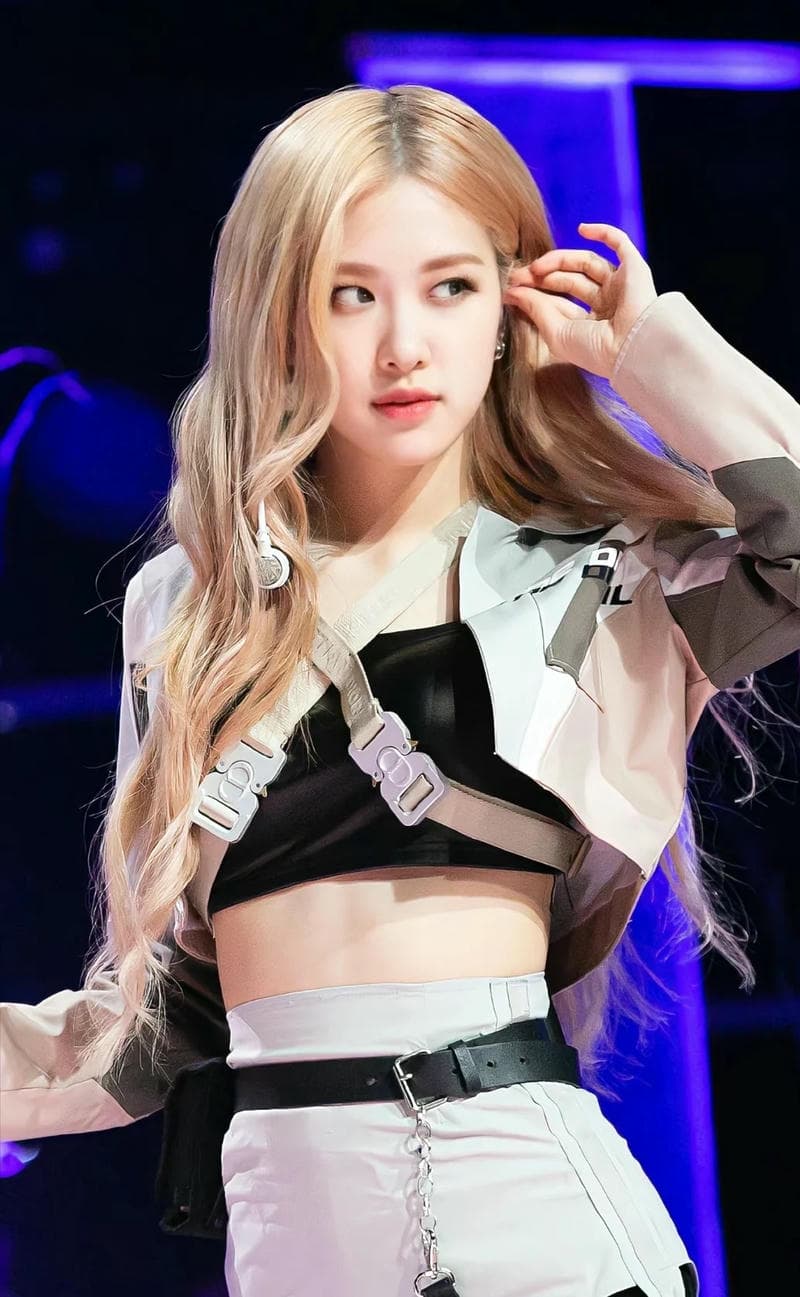 ảnh rosé ngầu