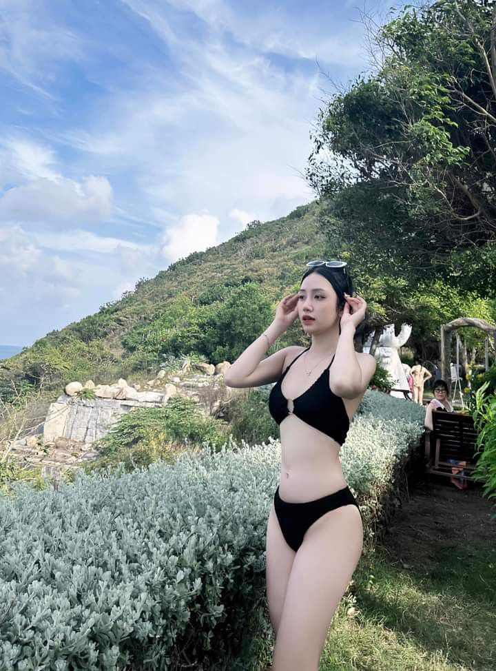 gái xinh mạc bikini