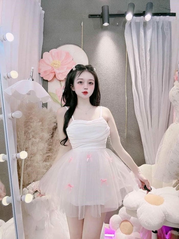 gái xinh mặc váy lưới pinky