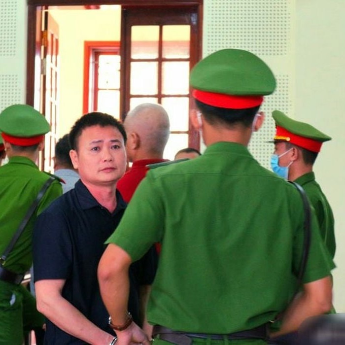 ảnh bị công an bắt