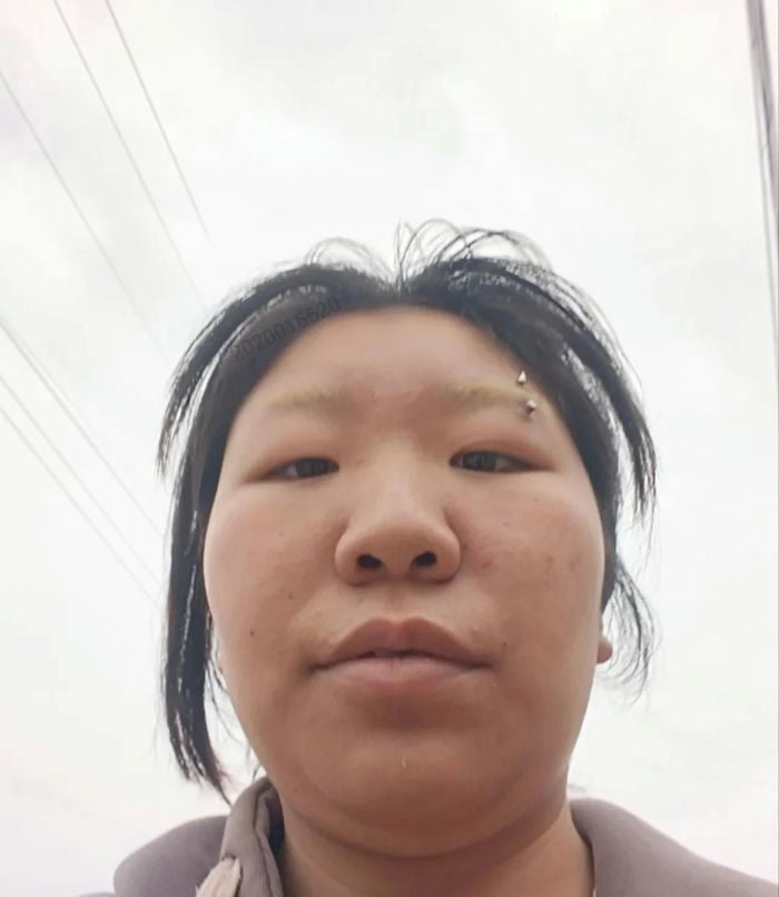 hình cô gái xấu chụp