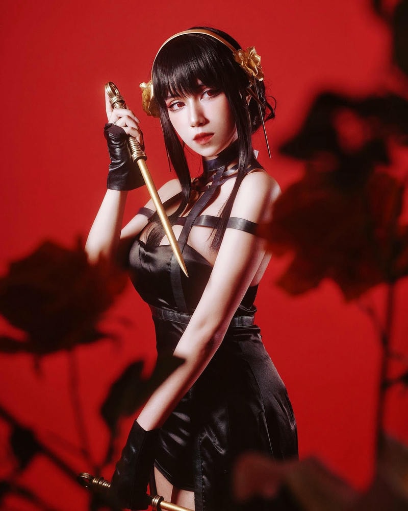 cosplay yor đoan trang
