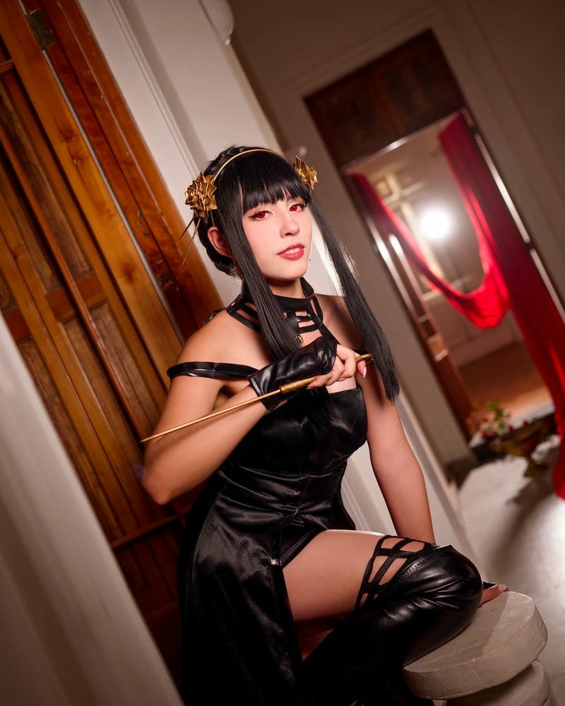 cosplay yor vú to