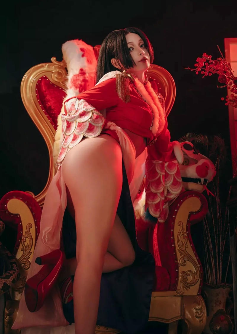 ảnh cosplay boa hancock nóng bỏng