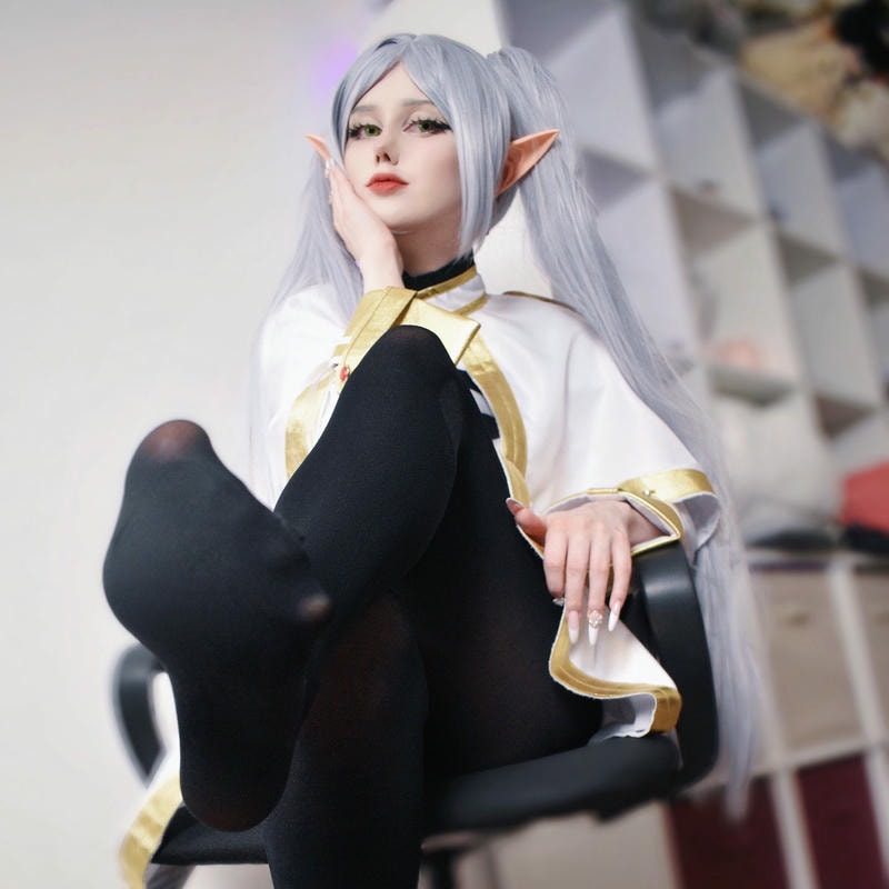 ảnh cosplay frieren cực xinh