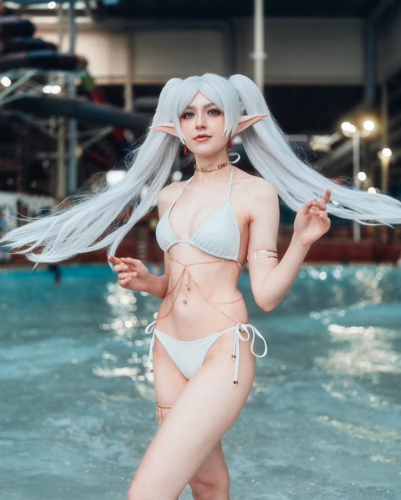 ảnh cosplay frieren nóng bỏng