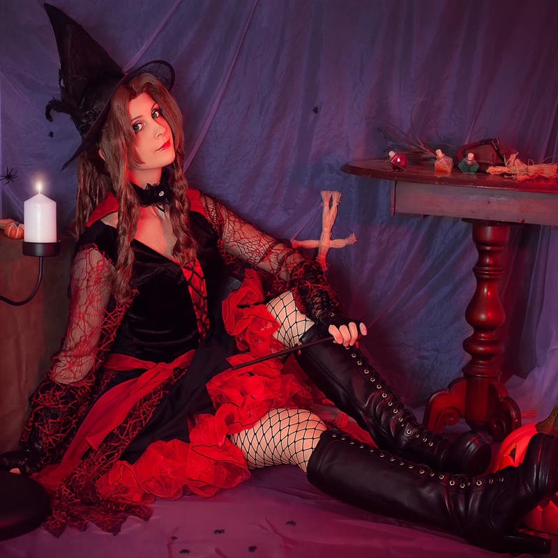 ảnh cosplay halloween nóng bỏng