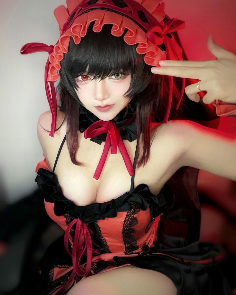 ảnh cosplay kurumi khoe ngực
