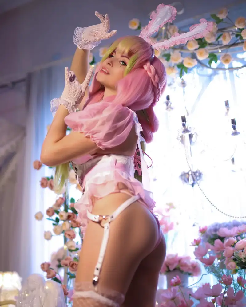 ảnh cosplay luyến trụ ngọt nước