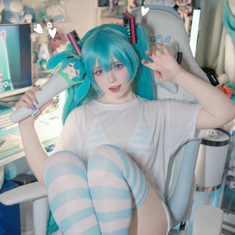 ảnh cosplay miku gợi cảm
