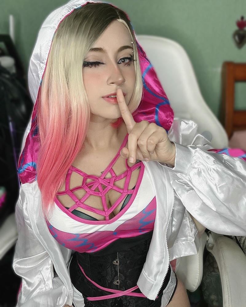 ảnh cosplay người nhện dễ thương
