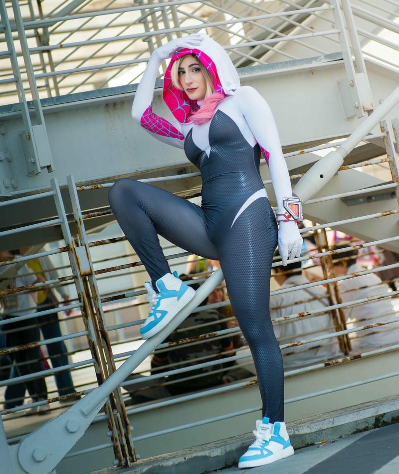ảnh cosplay người nhện ngầu
