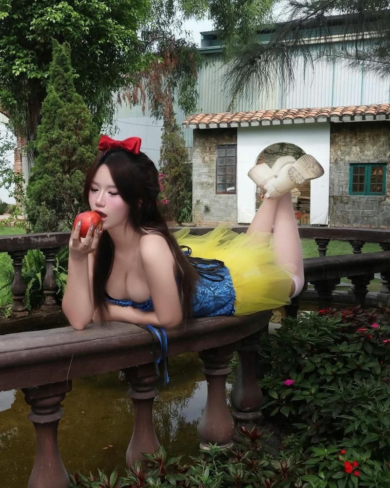 ảnh cosplay vú to đáng yêu