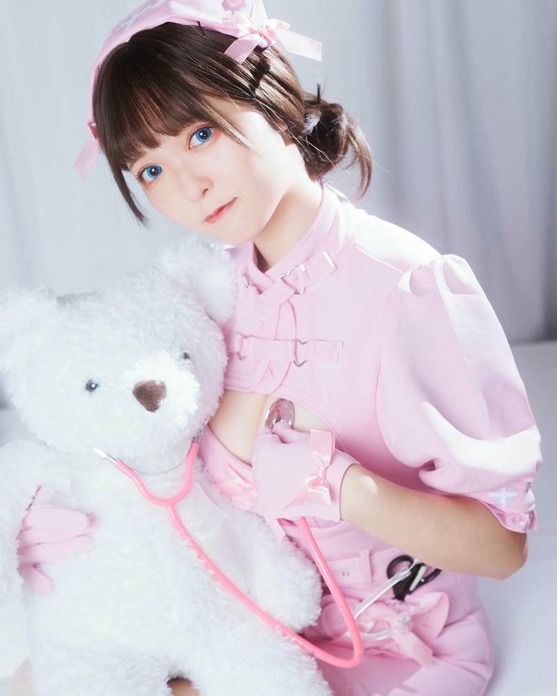 ảnh cosplay y tá đẹp