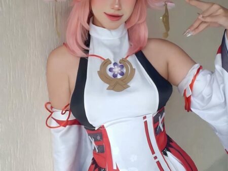 Cosplay yae miko: Cách hóa thân thành nàng pháp sư xinh đẹp