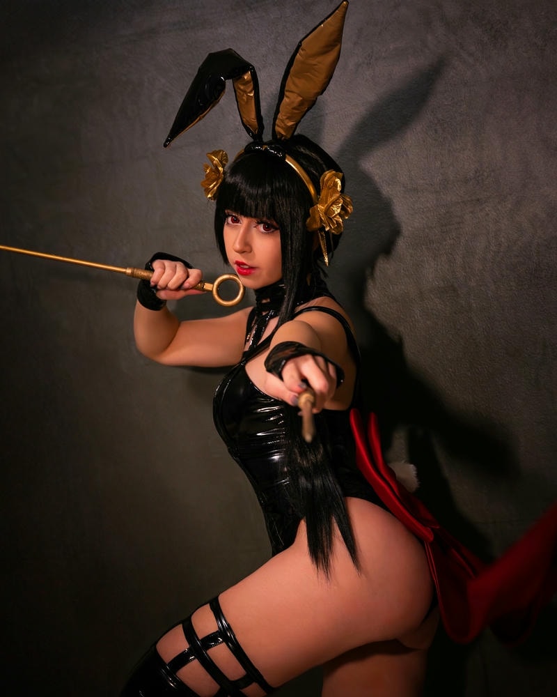 ảnh cosplay yor mông to