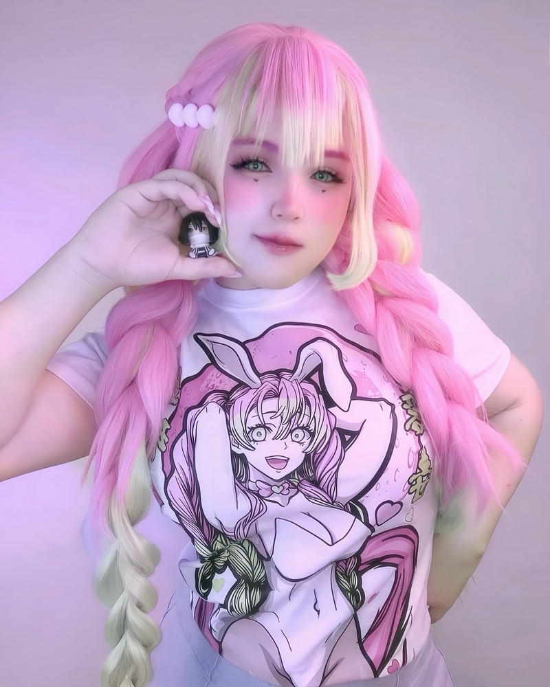 ảnh mitsuri cosplay gợi cảm