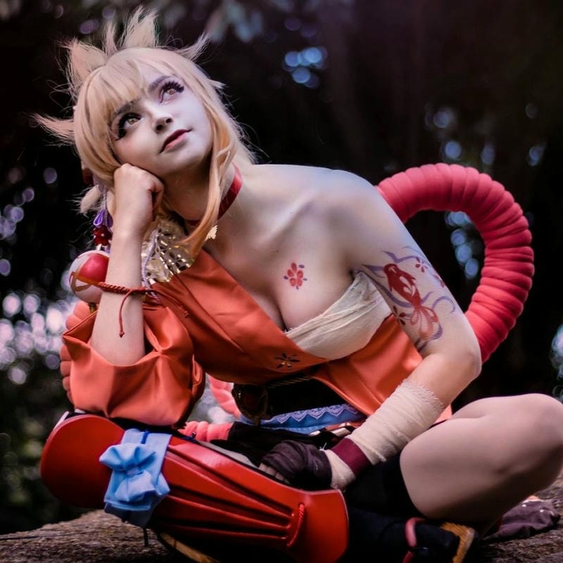 ảnh yoimiya cosplay hở zú