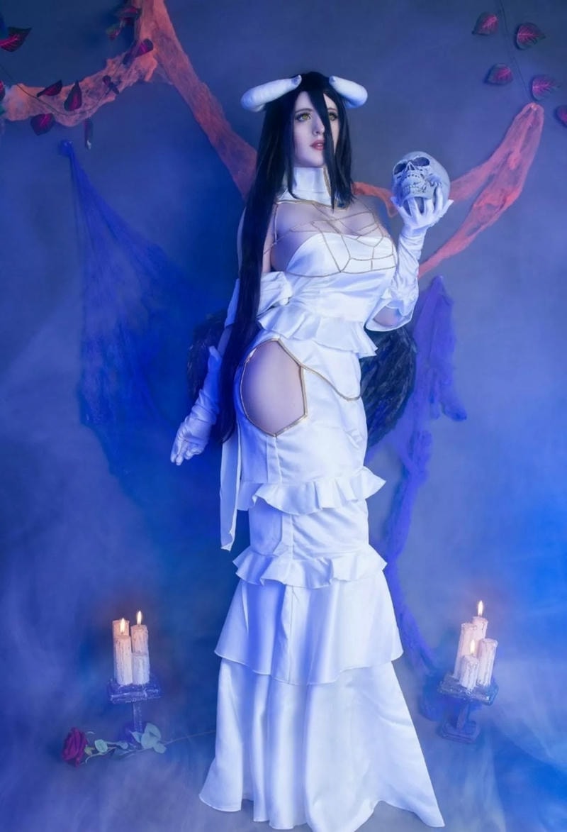 cosplay albedo mông căng