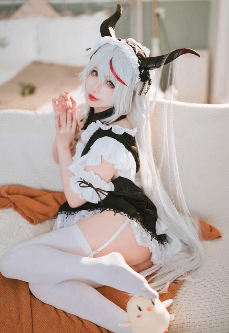 cosplay anime nữ mông to