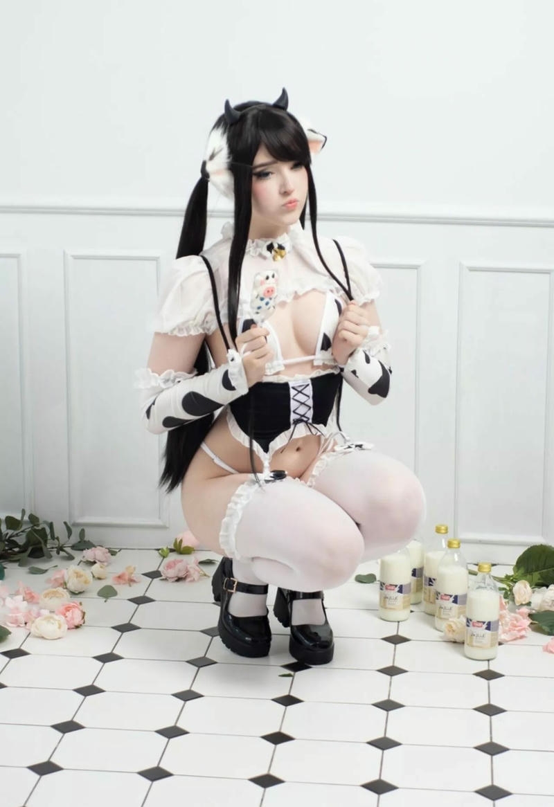 cosplay bò khiêu dâm