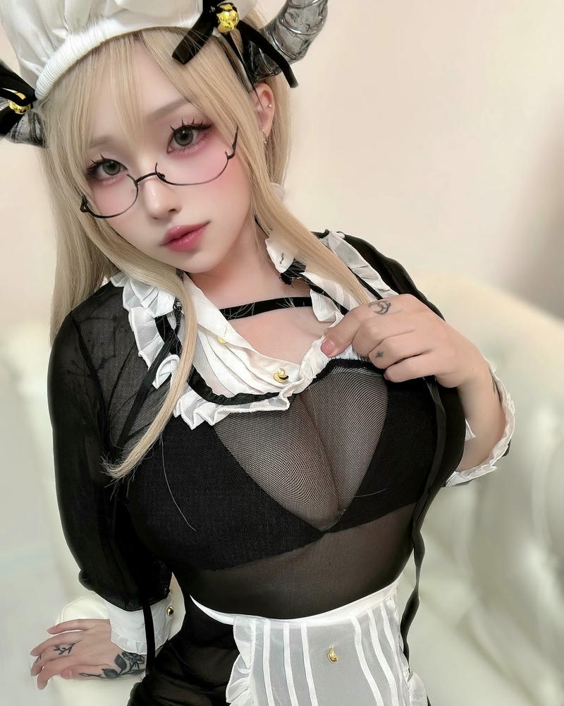 cosplay châu á vú khủng