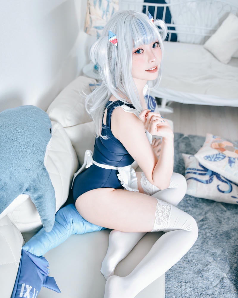 cosplay gura sexy