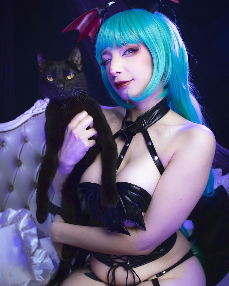 cosplay halloween khoe ngực