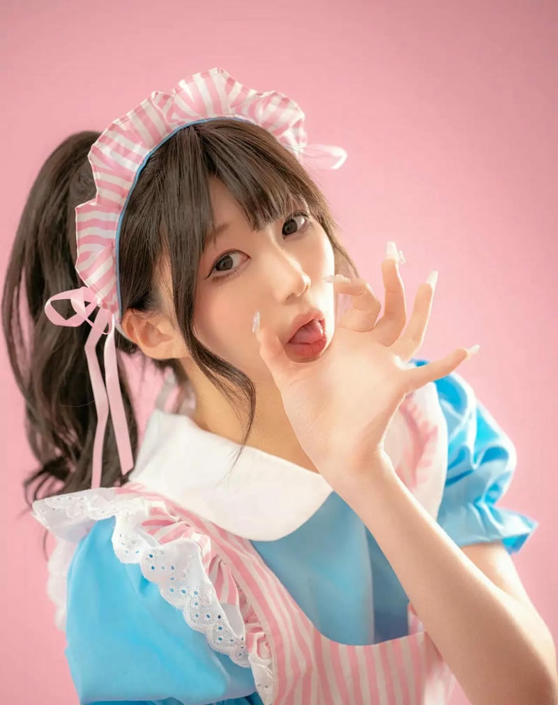 cosplay hầu gái dễ thương