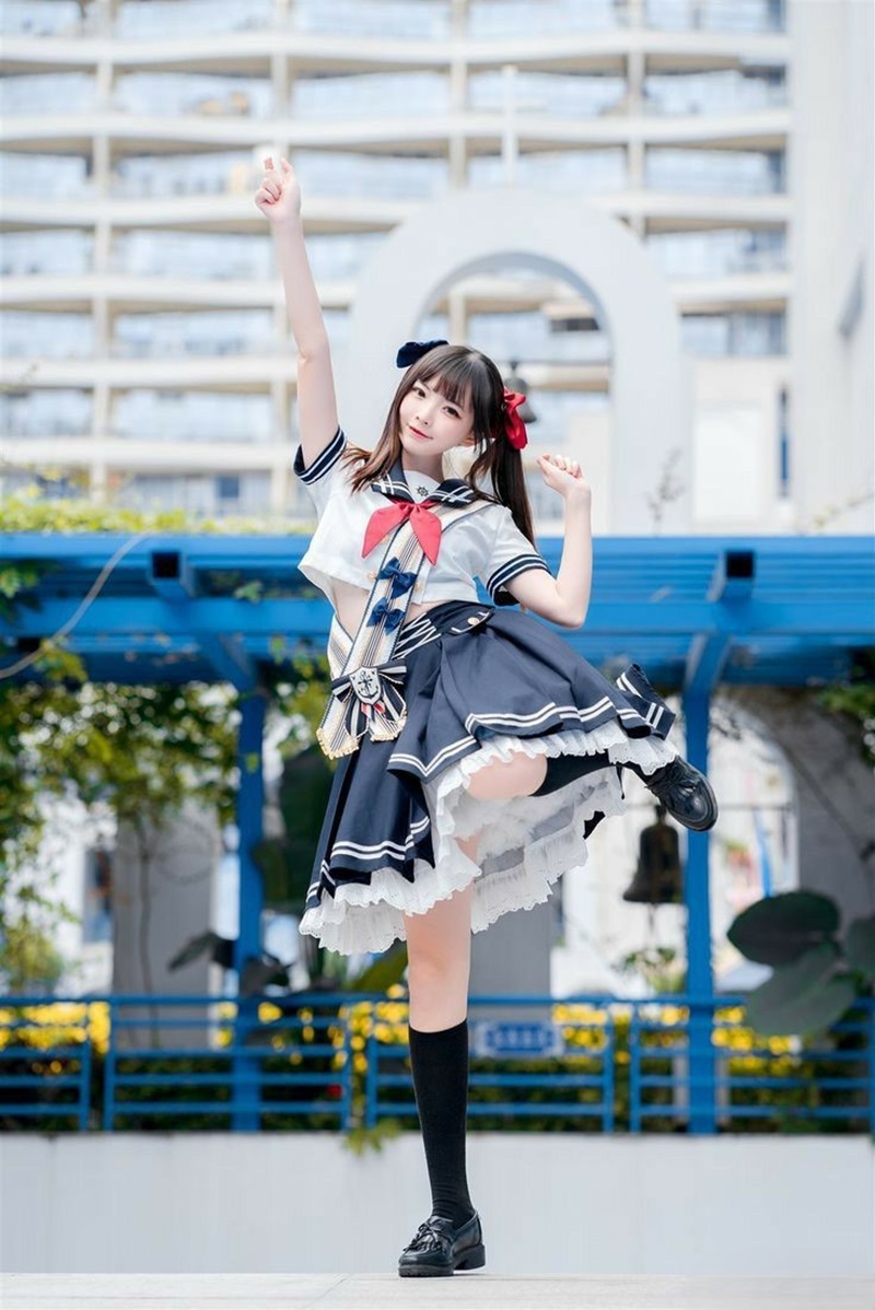 cosplay học sinh đáng yêu