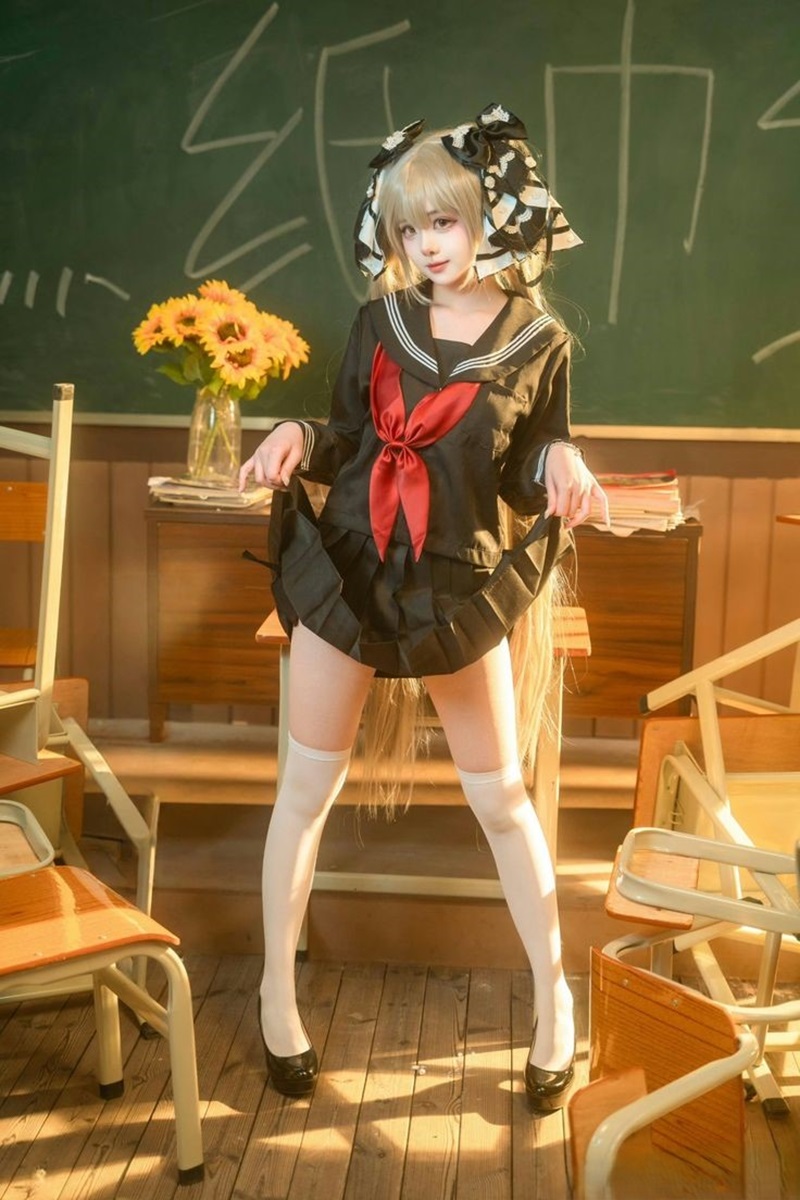 cosplay học sinh khiêu gợi