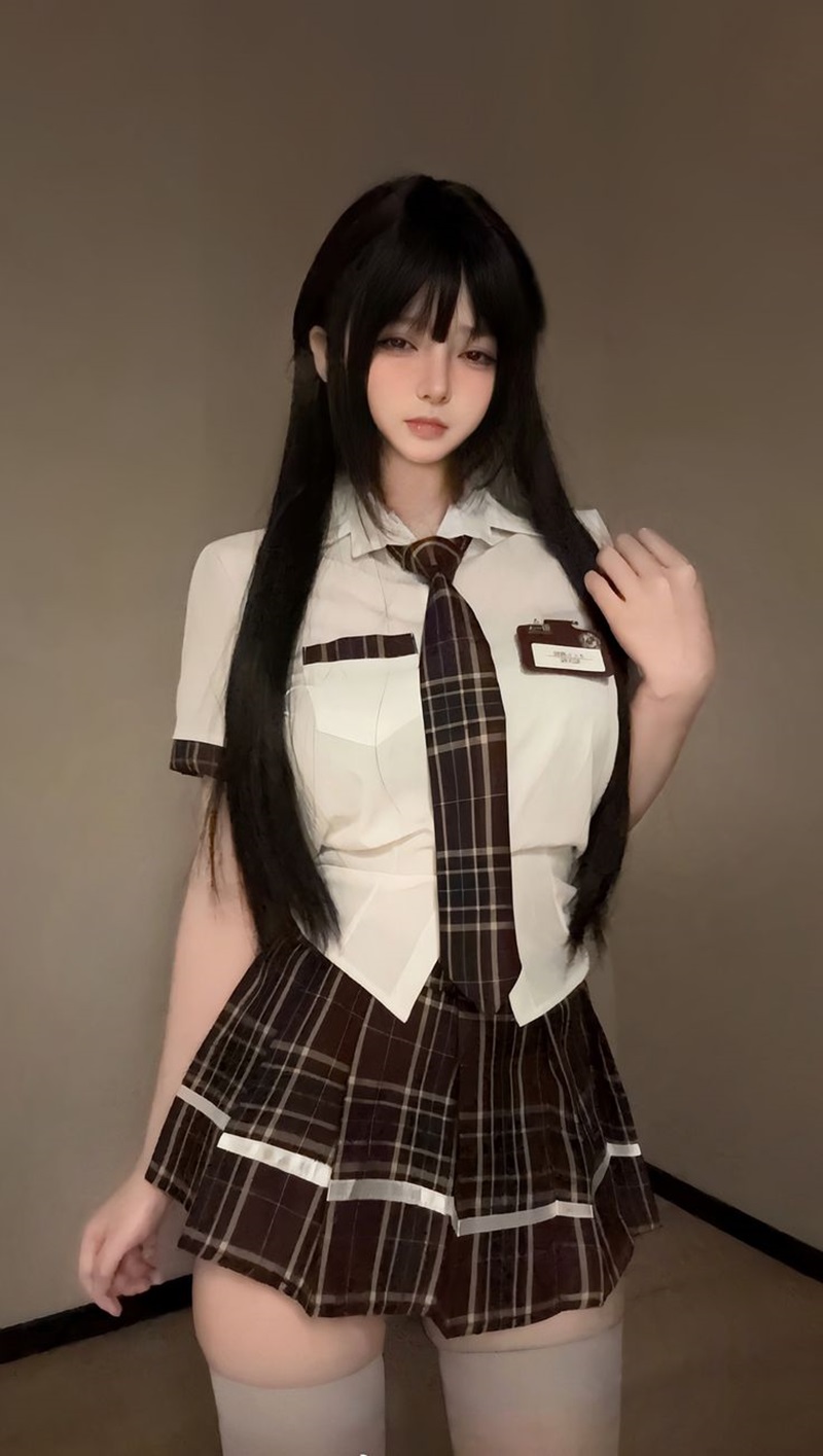 cosplay học sinh nóng bỏng