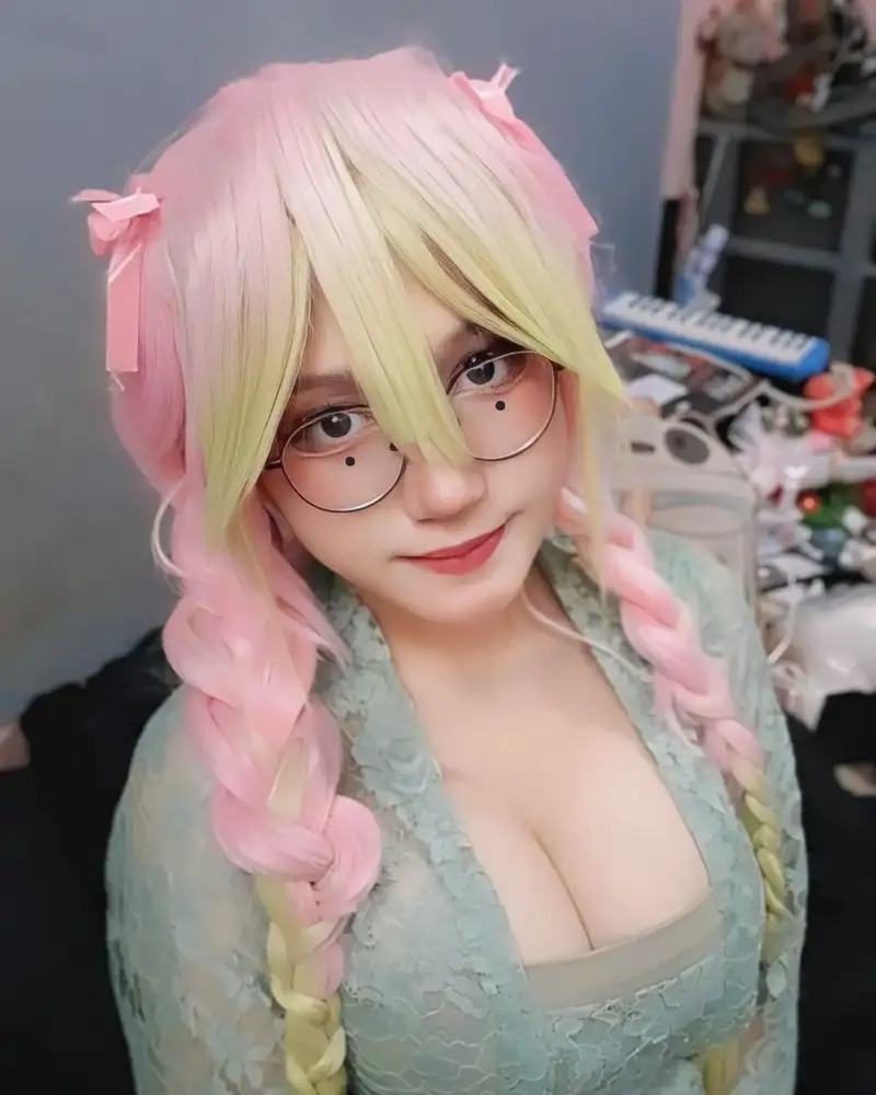 cosplay luyến trụ khiêu dâm