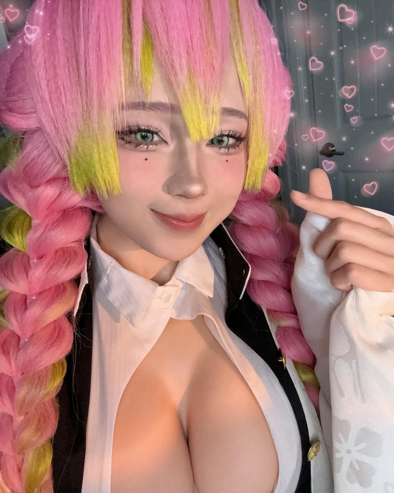 cosplay luyến trụ nóng bỏng