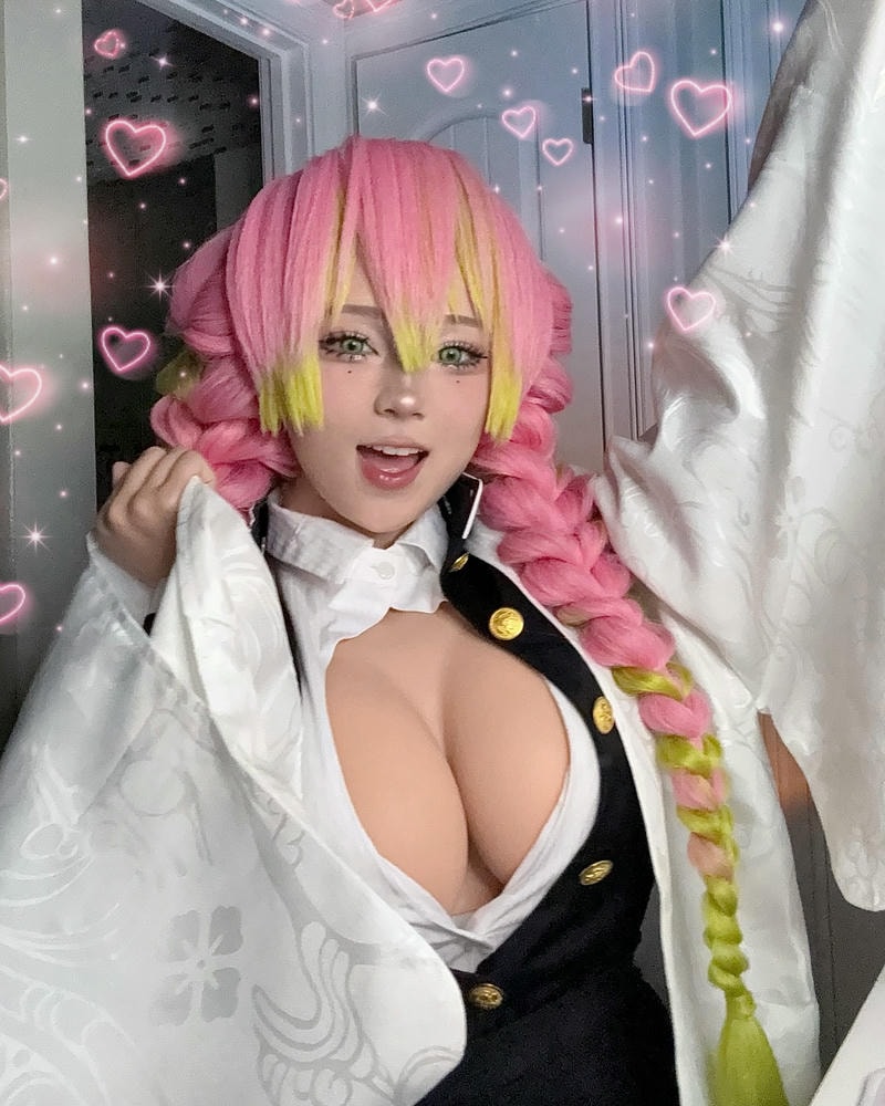 cosplay luyến trụ vú khủng