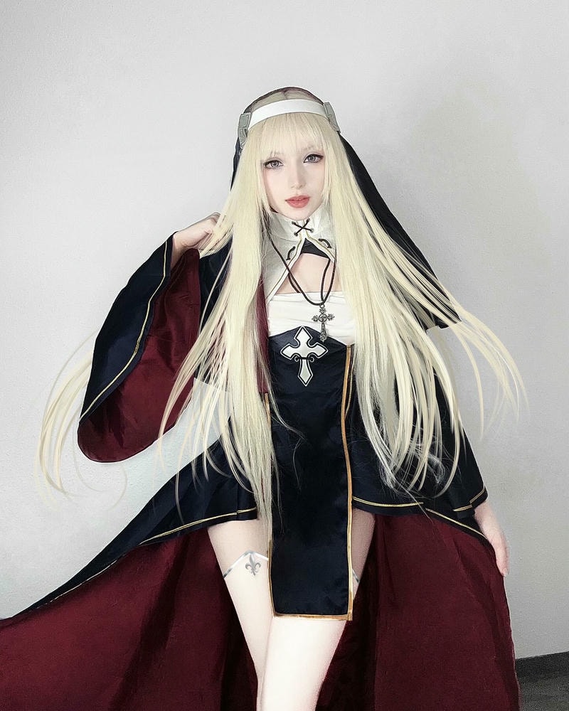 cosplay nữ tu cực xinh