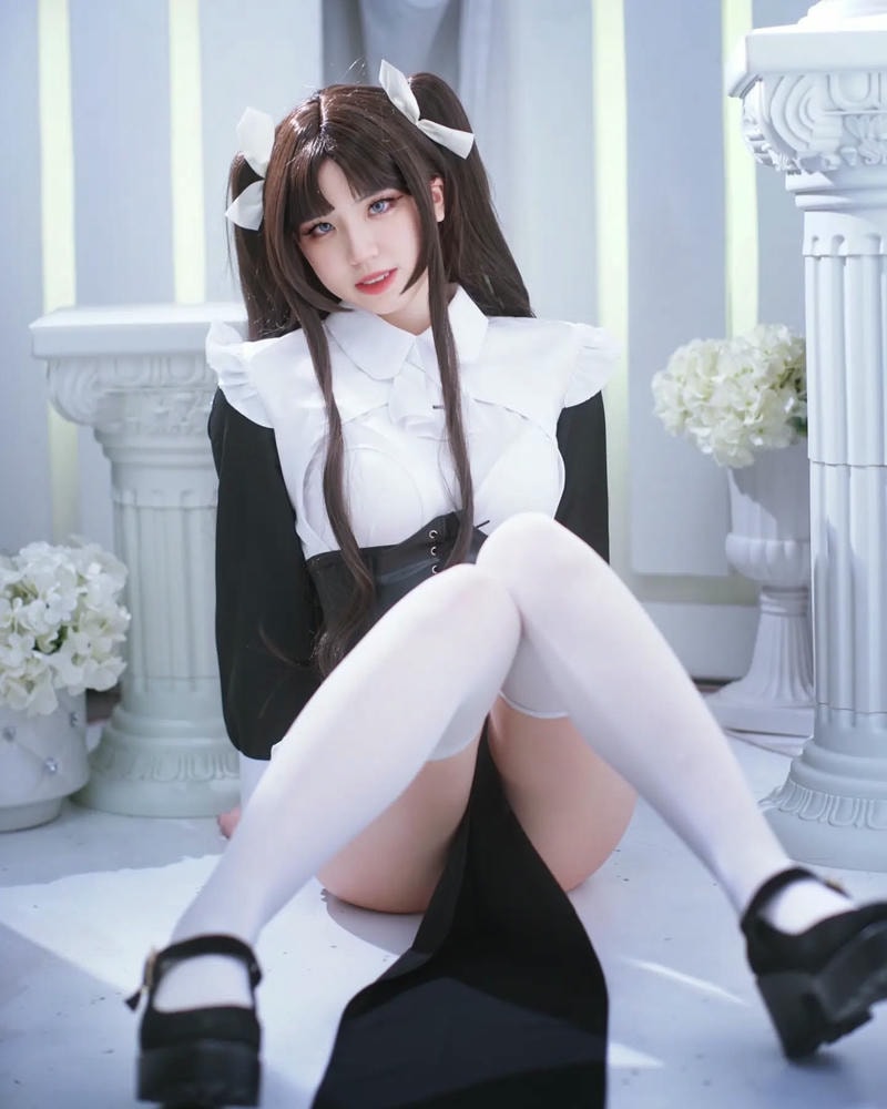 cosplay nữ tu nóng bỏng