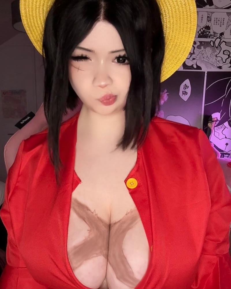 cosplay one piece vú khủng