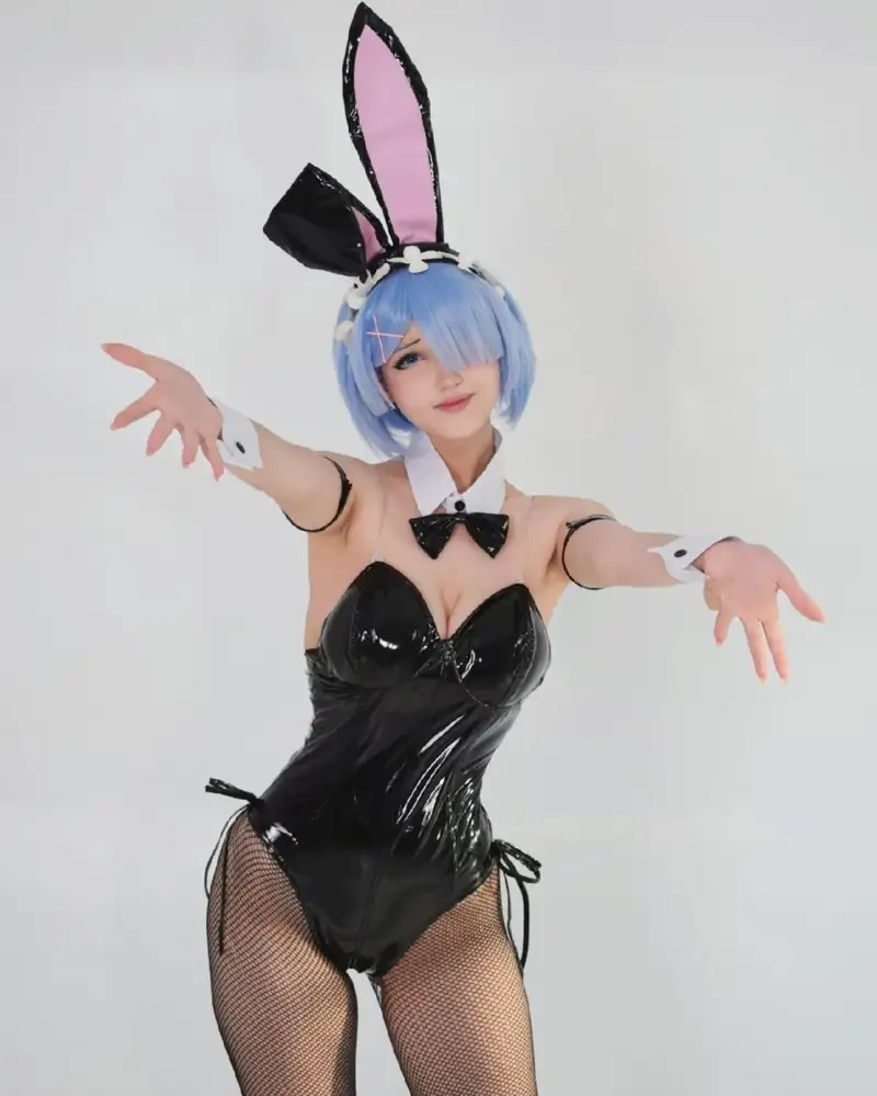 cosplay rem khiêu dâm