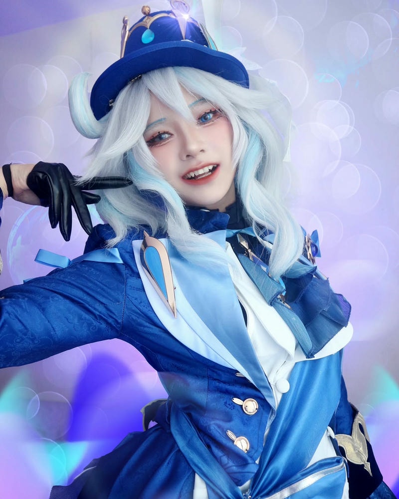 furina cosplay vui vẻ