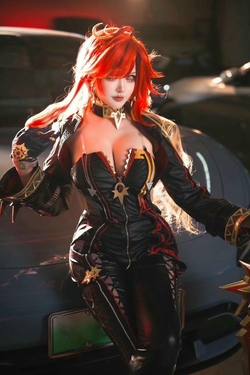 gái cosplay xinh