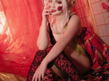 Cosplay daki siêu ngầu với thần thái lạnh lùng và sắc sảo